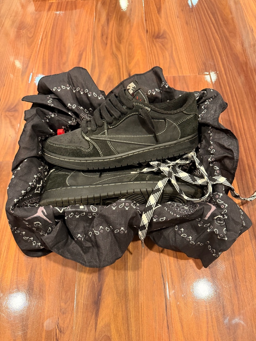 Travis Scott Jordan 1 Low
Phantom OG AII